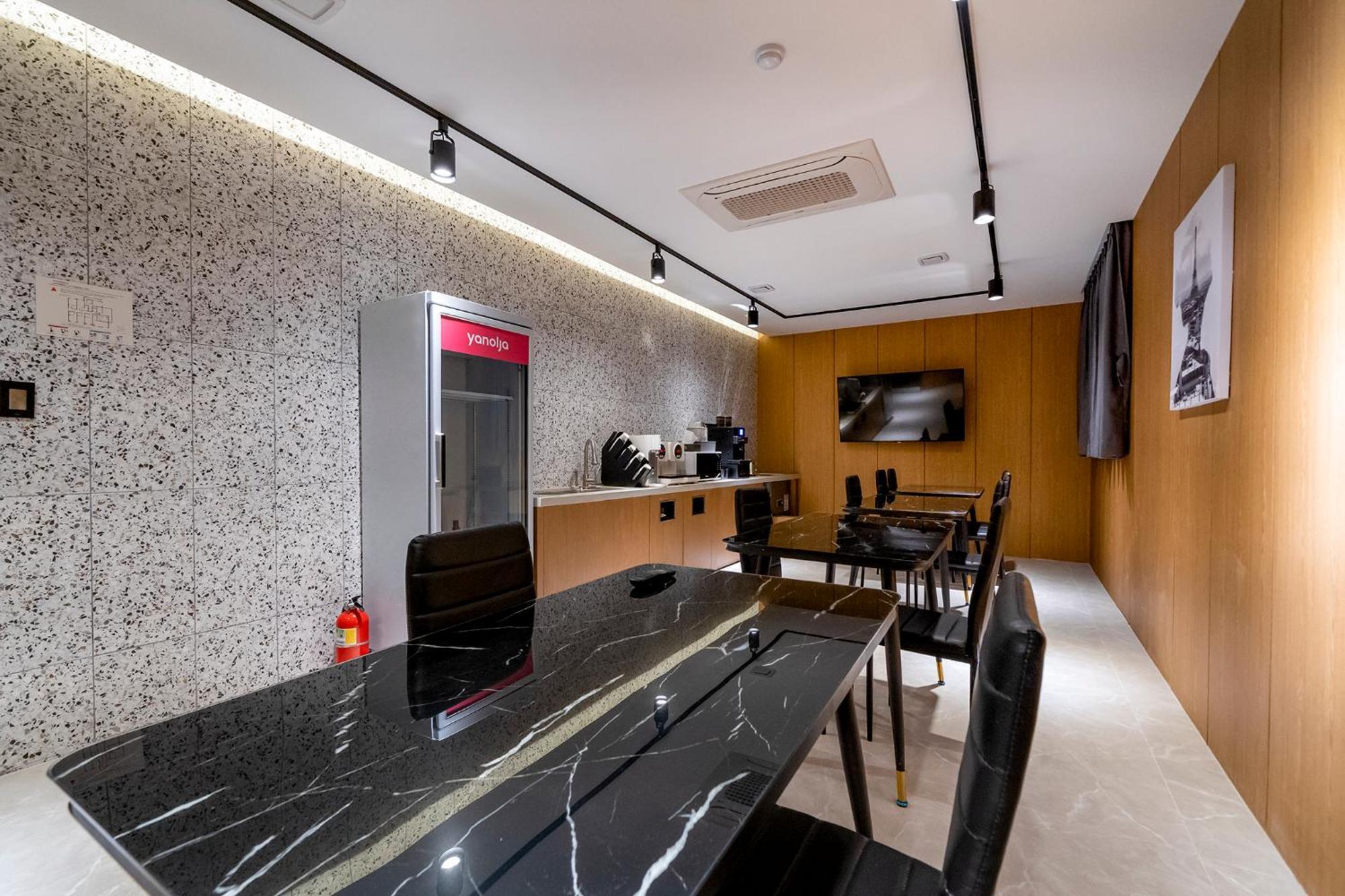 Urban Brown Hotel Chungju City Hall 外观 照片